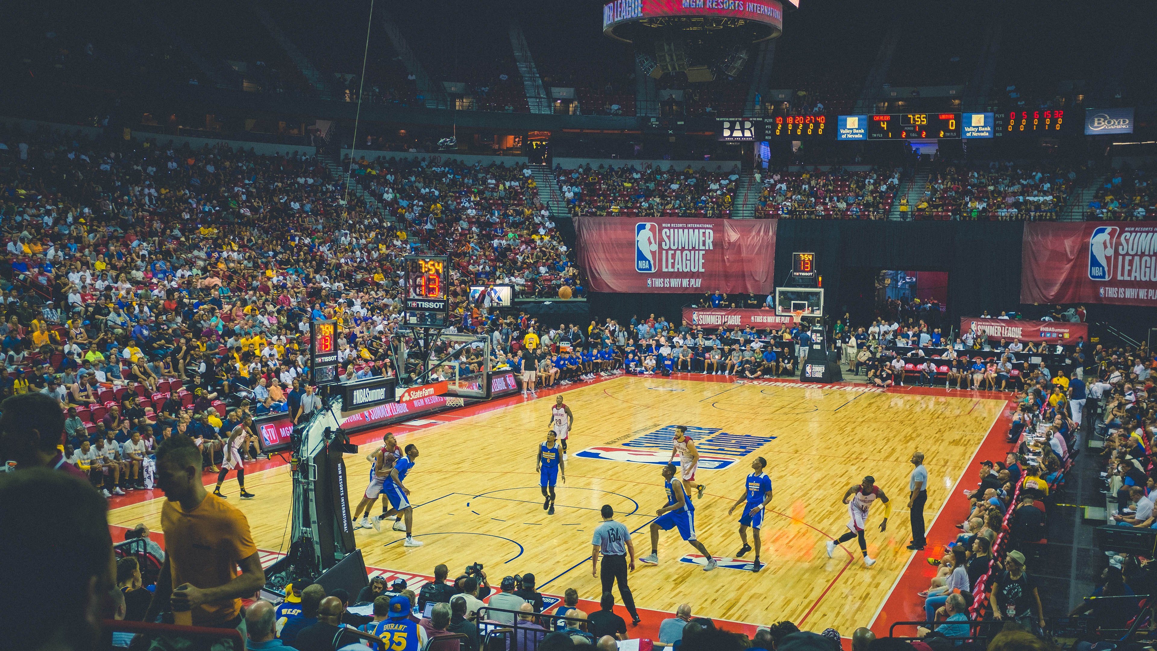 爱游戏大厅官网-湖人二连败赛后教练发声，湖人两连败大家怎么看